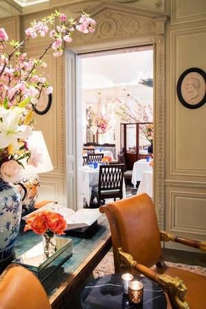 the-white-house-decorator-takes-on-nyc-s-lowell-hotel-the-lowell-hotel-majorelle-58ff7168647fed20467fd2fb-w1000_h1000