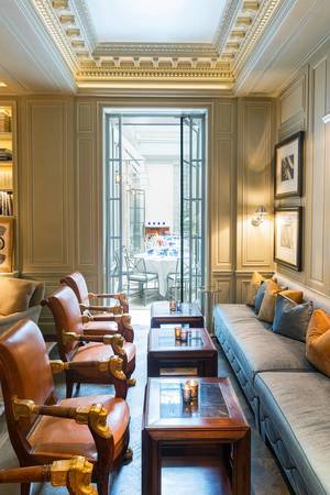 the-white-house-decorator-takes-on-nyc-s-lowell-hotel-the-lowell-hotel-renovated-restaurant-58ff7169014a5e20454de122-w1000_h1000