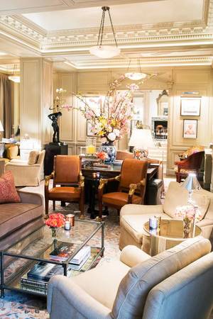 the-white-house-decorator-takes-on-nyc-s-lowell-hotel-the-lowell-hotel-restaurant-58ff71691519c0202d542b66-w1000_h1000