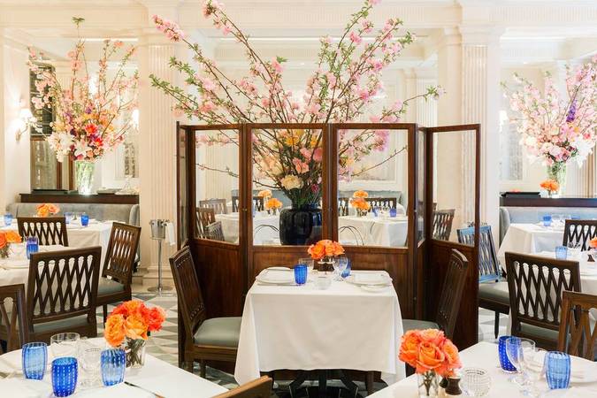 the-white-house-decorator-takes-on-nyc-s-lowell-hotel-the-lowell-hotel-restaurant-58ff716995f10c2057dc191c-w1000_h1000